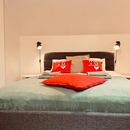 Morze Kolo Jastrzebia Gora Wilcza 12 *